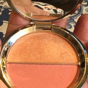 BECCA blush 😜❤️ beautiful